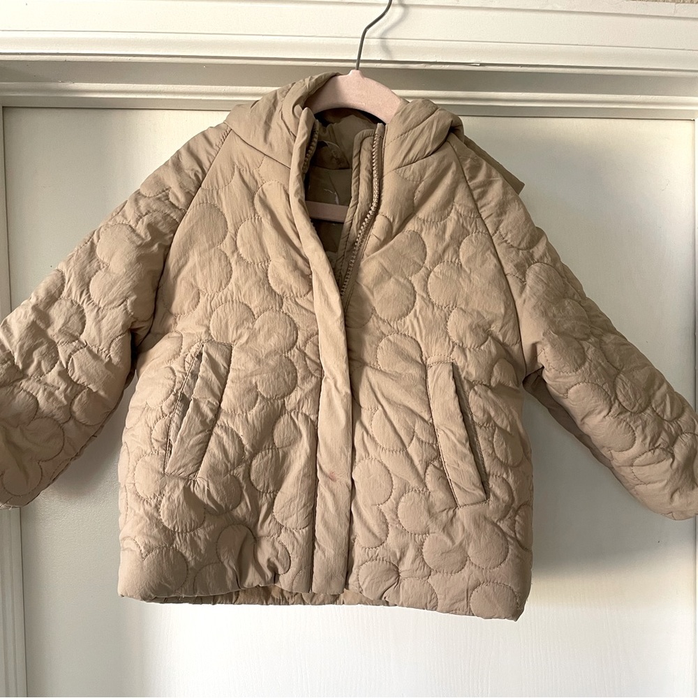 Zara flower stitch puffer coat small red stain on zipper size 4